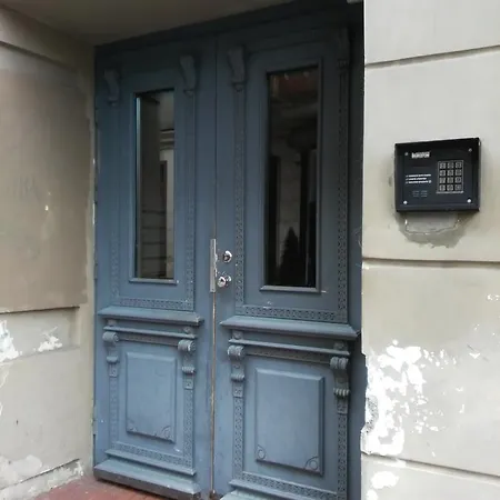 Like - 2 With Balcony アパート *